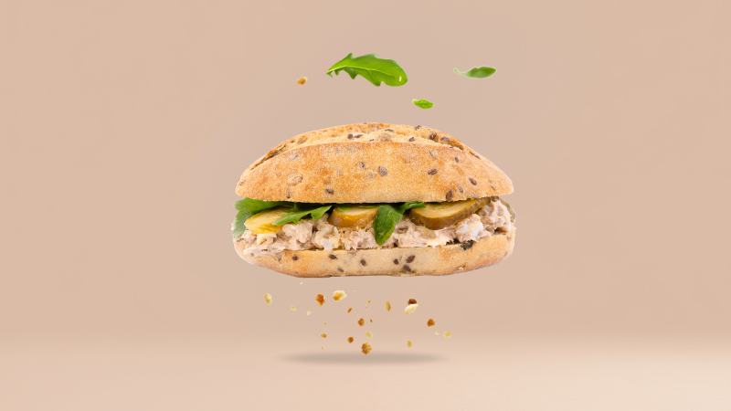 Kanapka orkiszowa z pastą z tuńczyka