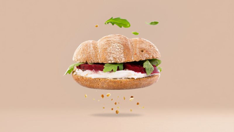 Kanapka żytnia z kozim serem