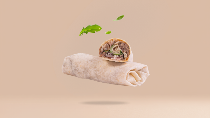 Wrap po azjatycku z szarpaną wołowiną