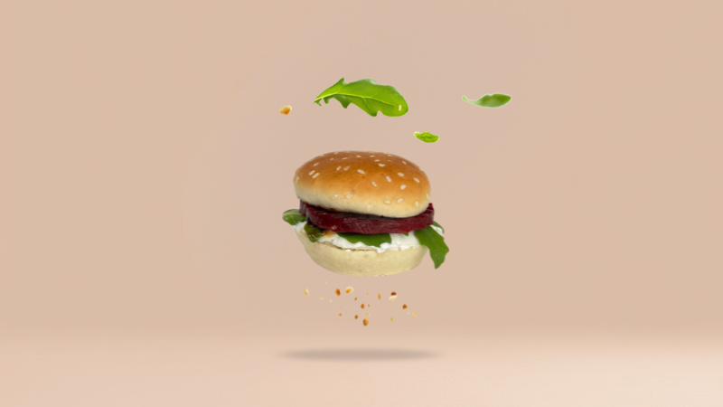 Mini burger z kozim serem i burakiem