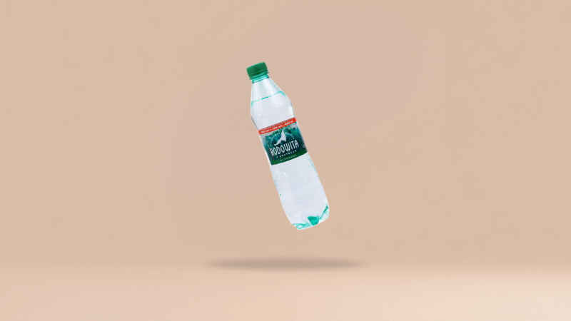 Woda gazowana (600 ml)