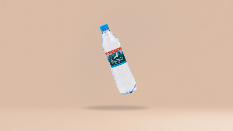 Woda niegazowana (600 ml)